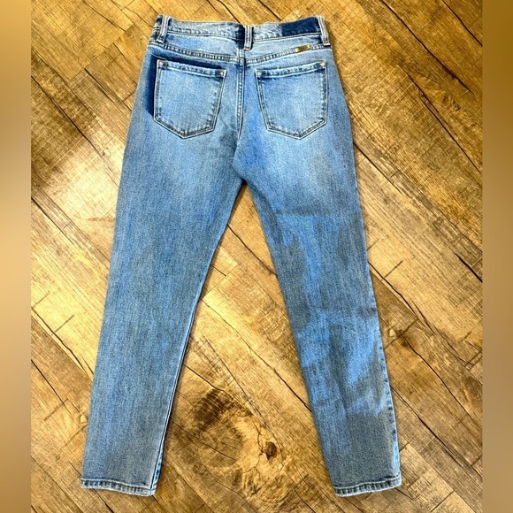 Women's Kancan Lindsey Mid Rise Slim Boyfriend Jeans Medium Wash Size 1/24 - Picture 7 of 8